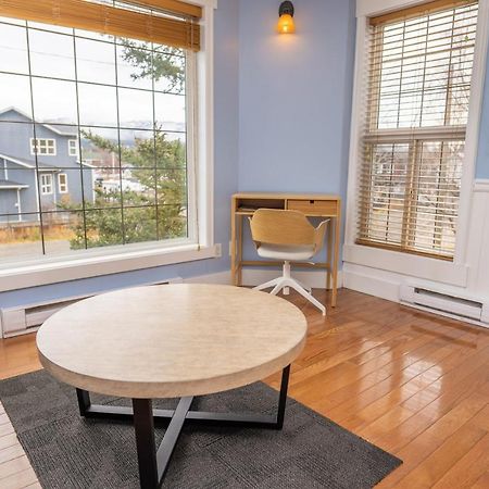 Downtown Whitehorse Apartment In Old Town エクステリア 写真