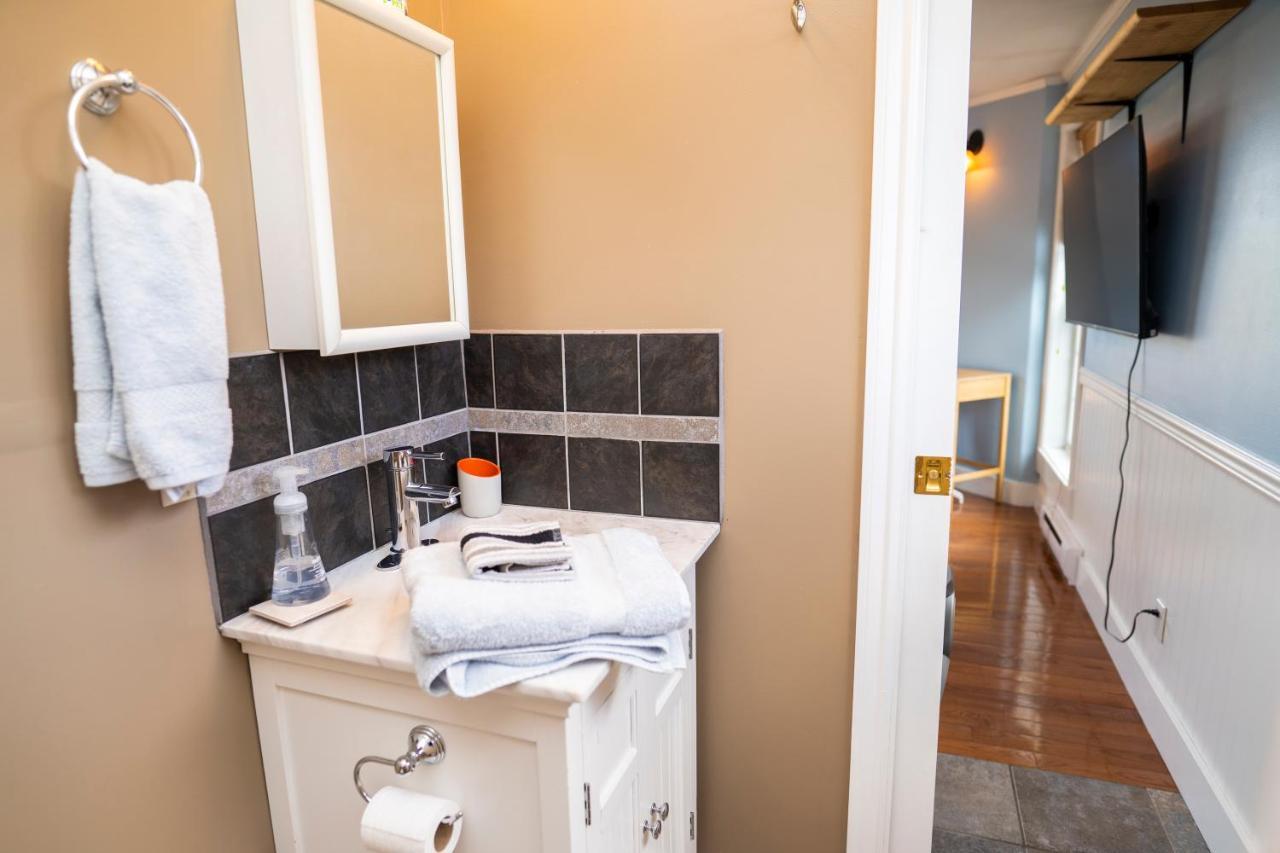 Downtown Whitehorse Apartment In Old Town エクステリア 写真